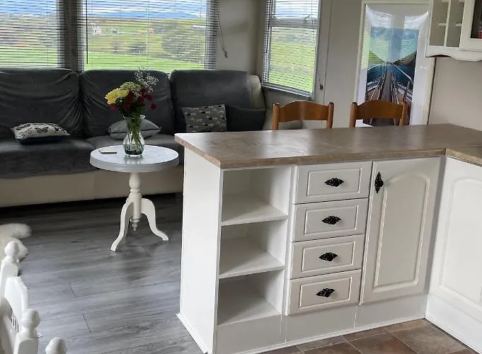 Farm Pets And Families Welcome *