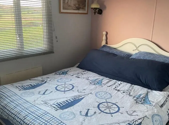 Farm Pets And Families Welcome *